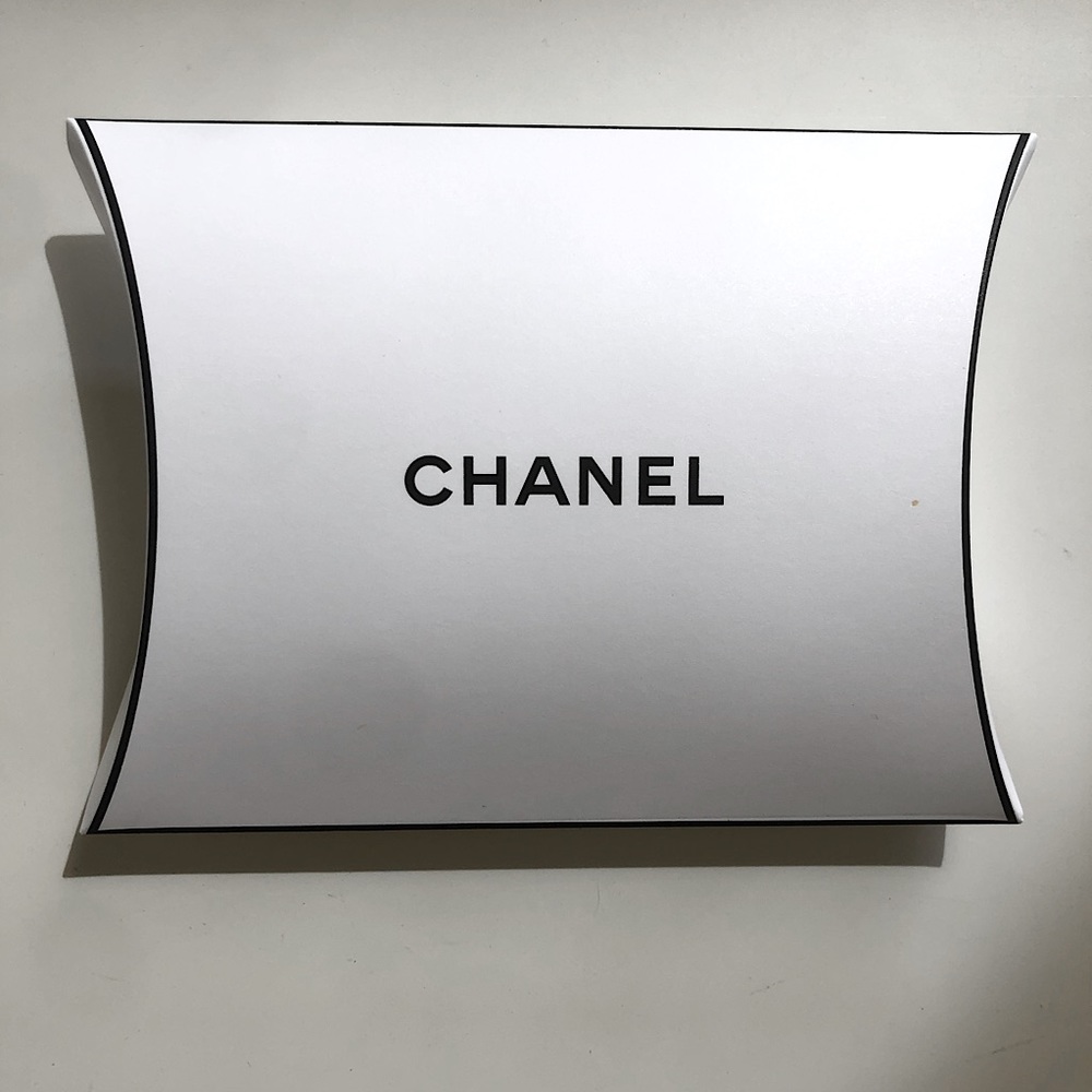 CHANEL Gift Makeup Beauty Foldable Box Black White Designer Luxury NEW